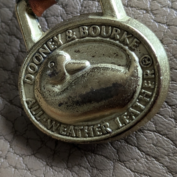 Vintage Dooney & Bourke Leather Crossbody Bag. - Picture 5 of 15